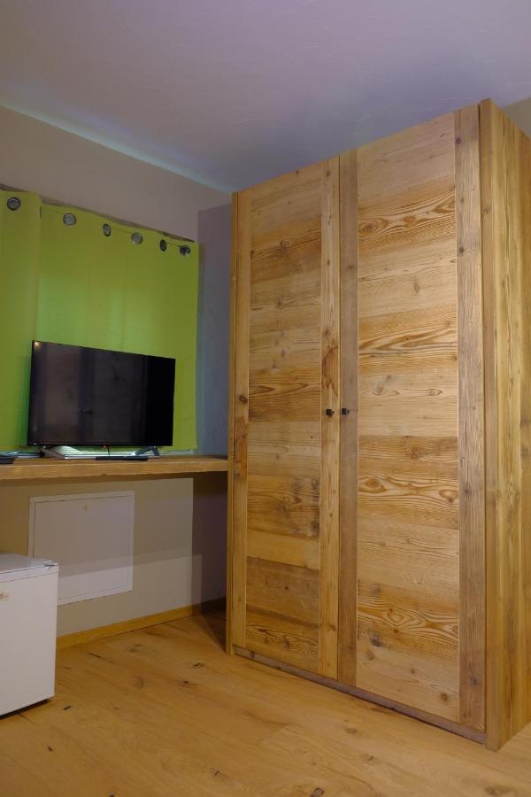 Arlette Chambres D'Hotes Gignod Exterior photo